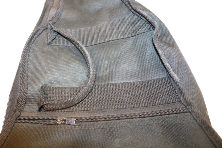 1300543-4 Discarded Guitar case, etc. Discarded