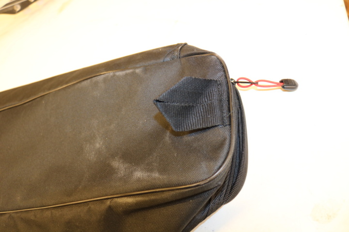 1300543-11 Discarded Guitar case, etc. Discarded