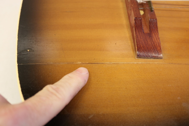 1300543-16 Discarded Guitar case, etc. Discarded