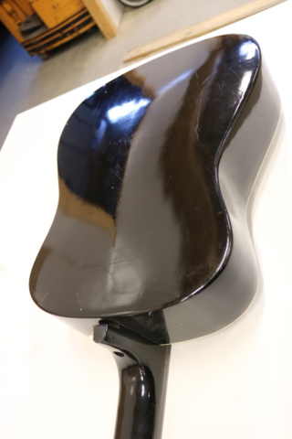 1300543-19 Discarded Guitar case, etc. Discarded