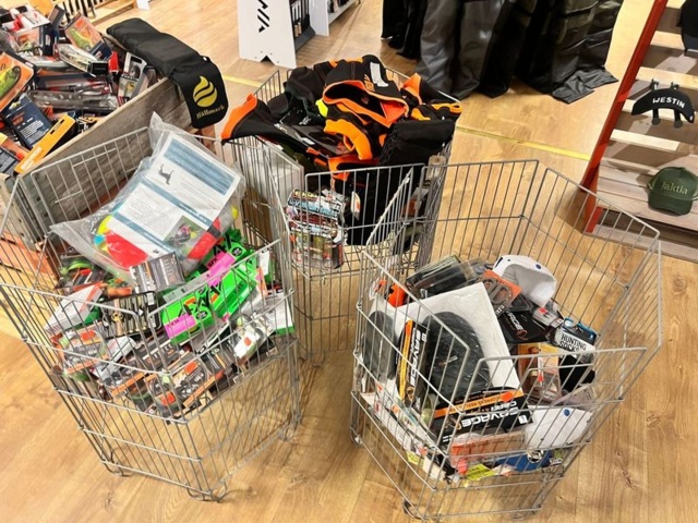 1345114-30 Shop fittings