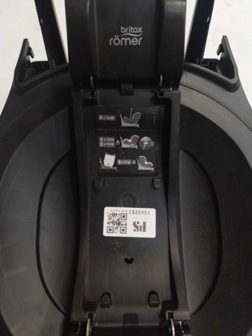 1343282-3 Baby safety base - black plastic, fasteners, assembly instructions