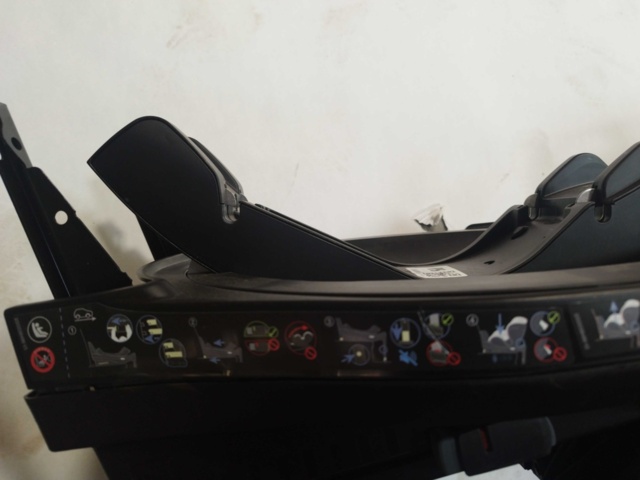 1343282-4 Baby safety base - black plastic, fasteners, assembly instructions