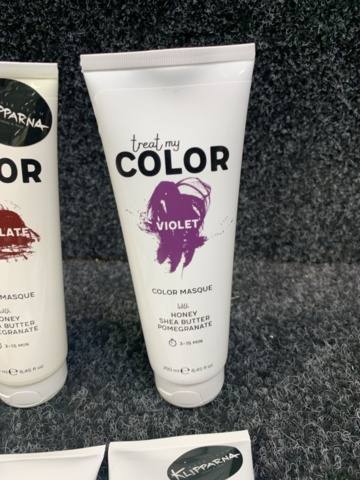 1345165-3 Assortment of hair care products etc.