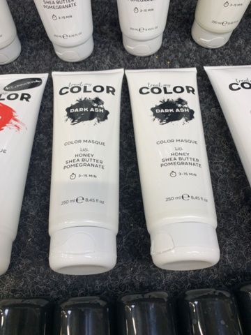 1345165-8 Assortment of hair care products etc.