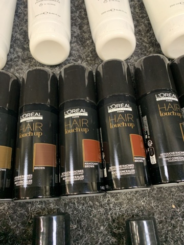 1345165-12 Assortment of hair care products etc.