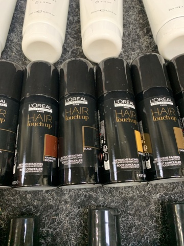 1345165-13 Assortment of hair care products etc.