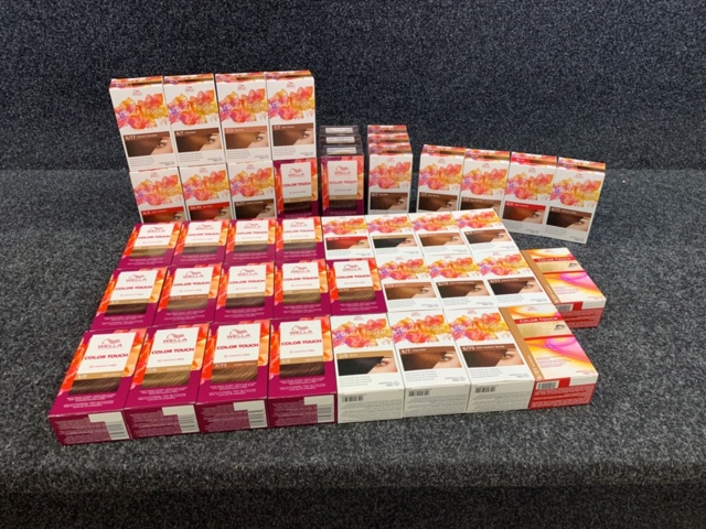 1345167-1 Assortment of hair care products etc. Wella