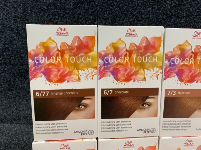 1345167-2 Assortment of hair care products etc. Wella