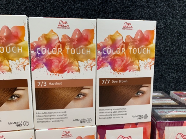 1345167-3 Assortment of hair care products etc. Wella