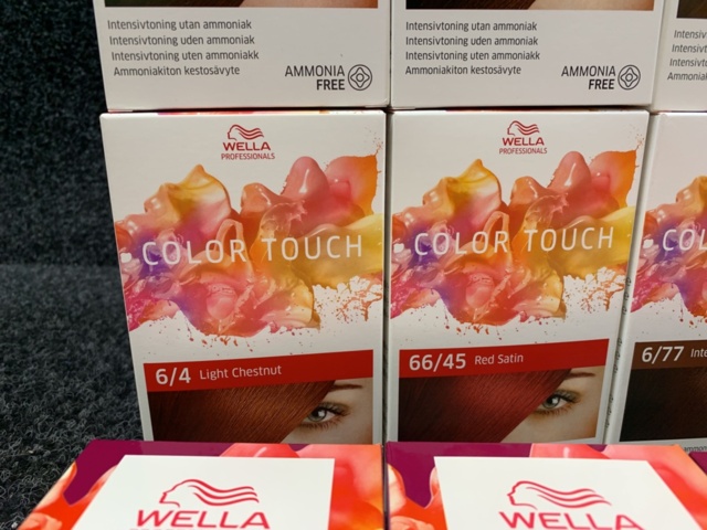 1345167-4 Assortment of hair care products etc. Wella