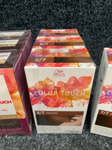 1345167-7 Assortment of hair care products etc. Wella