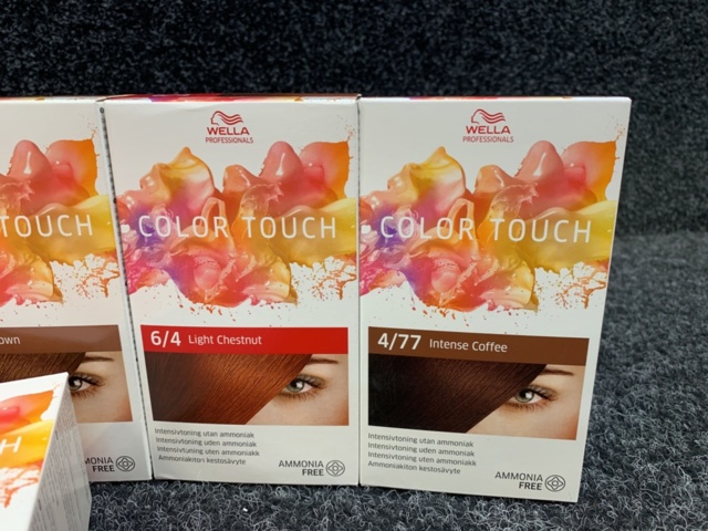 1345167-9 Assortment of hair care products etc. Wella