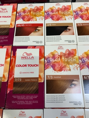 1345167-12 Assortment of hair care products etc. Wella