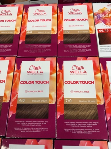 1345167-13 Assortment of hair care products etc. Wella