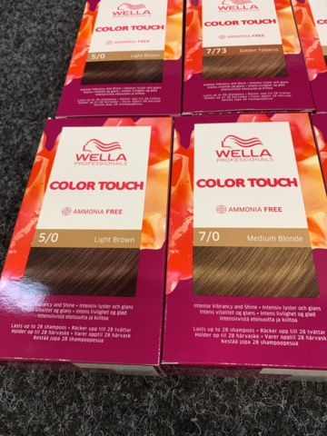 1345167-15 Assortment of hair care products etc. Wella