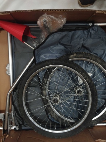 1343360-2 Bicycle trailer - red details, black sides, reflectors, safety flag