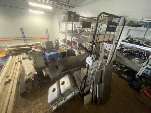 1315918-1 Everything in the loft