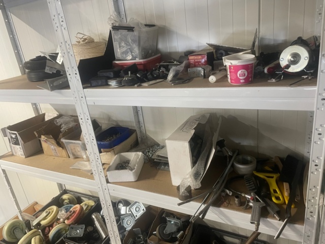 1315918-9 Everything in the loft