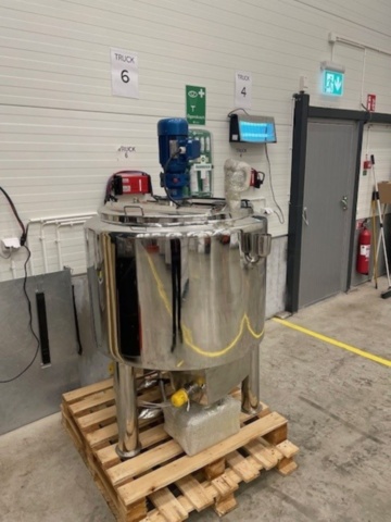 1345721-1 Heating tank for chocolate