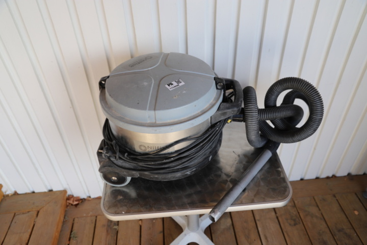1174299-4 Vacuum cleaner Nilfisk GD 930SP