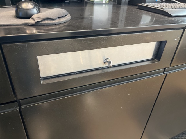 1303604-11 Reception desk