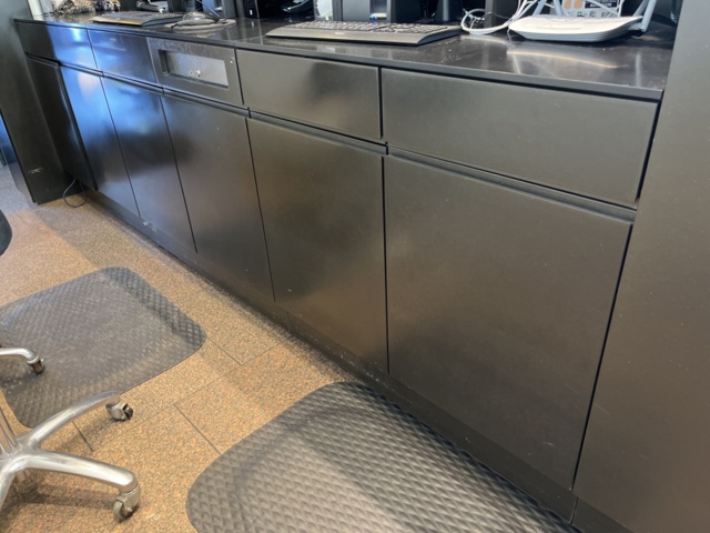 1303604-18 Reception desk