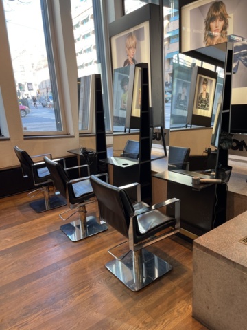 1303607-9 Hairdressing station x3 places