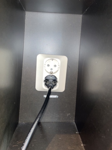 1303607-6 Hairdressing station x3 places