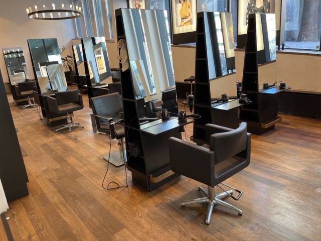 1303608-16 Hairdressing station x12 places