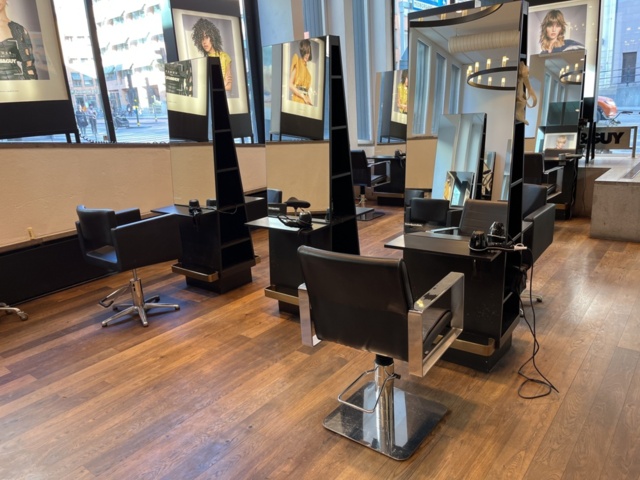 1303608-2 Hairdressing station x12 places