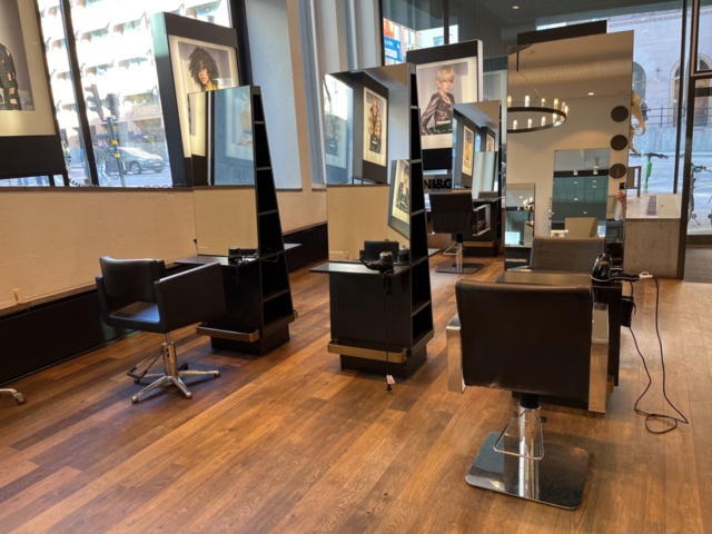 1303608-5 Hairdressing station x12 places