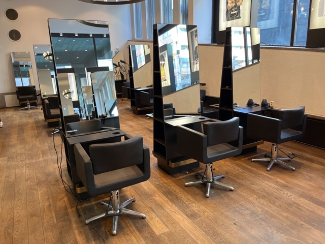 1303608-6 Hairdressing station x12 places