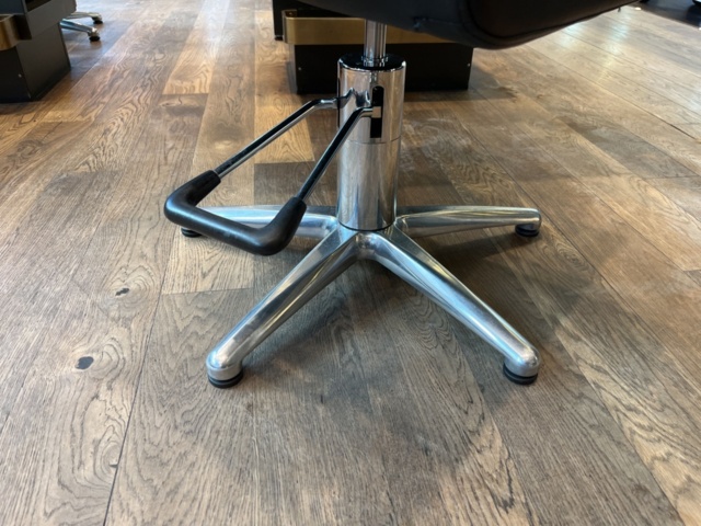 1303608-13 Hairdressing station x12 places