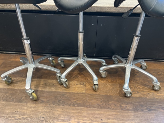 1303610-2 Saddle chair 3pcs - Contira