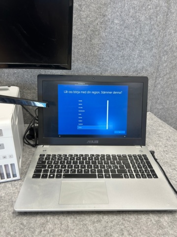 1339404-2 Laptop, printer and computer monitor