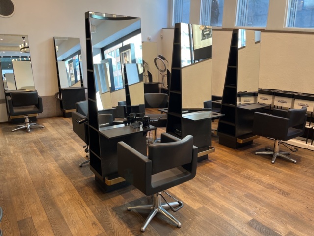 1303609-14 Hairdressing station x10 places