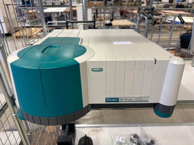 1344776-1 UV-Vis spectrophotometer, Varian Cary 50 Scan