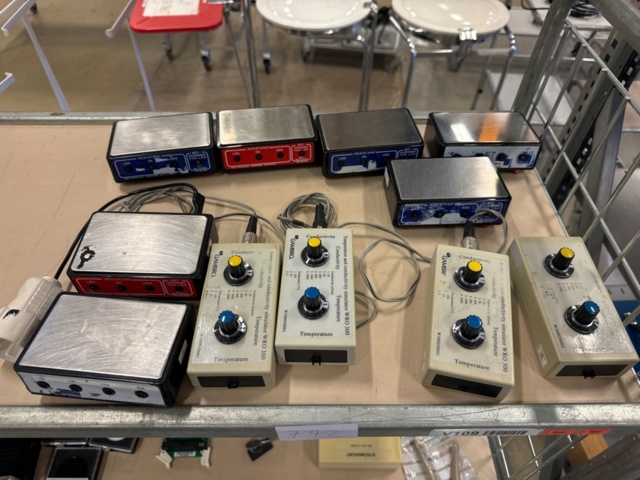 1344792-1 Lab equipment: Regulators and measuring boxes for temperature control
