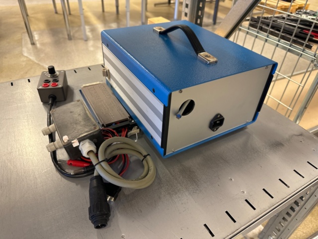 1344800-3 Pressure control box with pressure gauge and control module