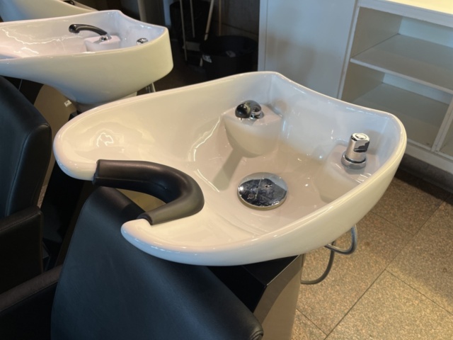 1303613-8 Shampooing station x4 places