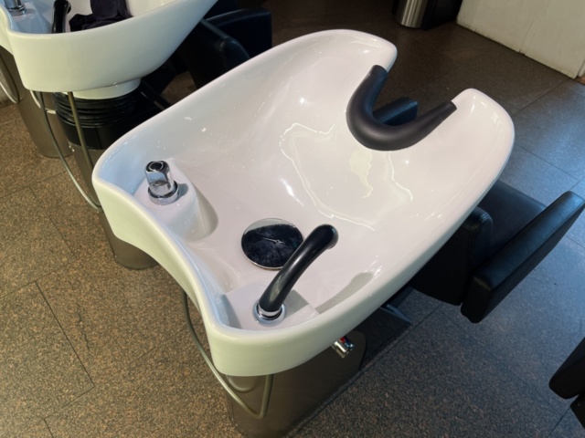 1303614-5 Shampooing station 3 places