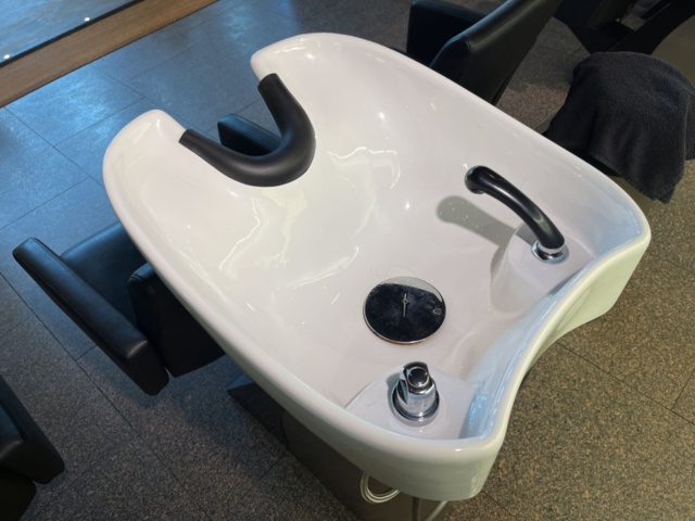 1303614-8 Shampooing station 3 places