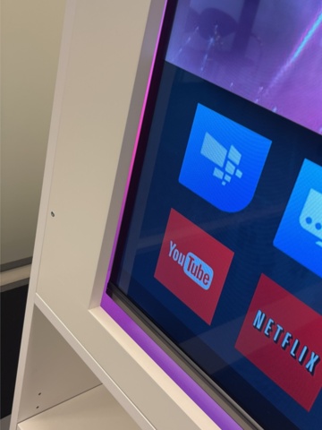 1303622-5 TV stand with smart TV Philips