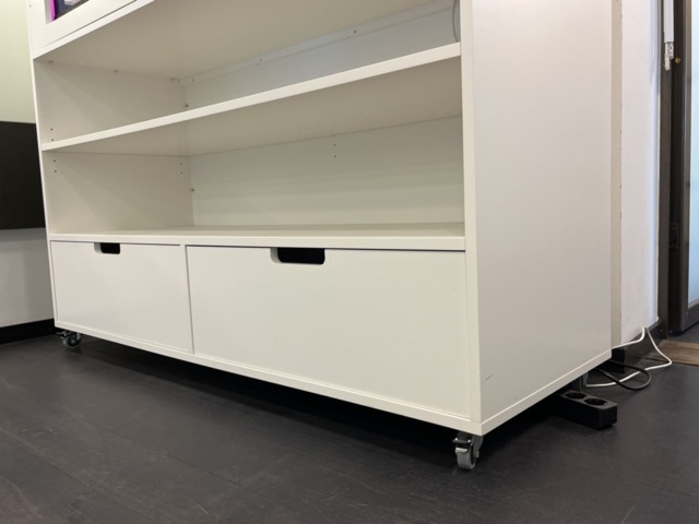 1303622-9 TV stand with smart TV Philips