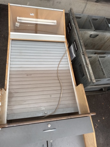 1321539-5 Lockable computer cabinet