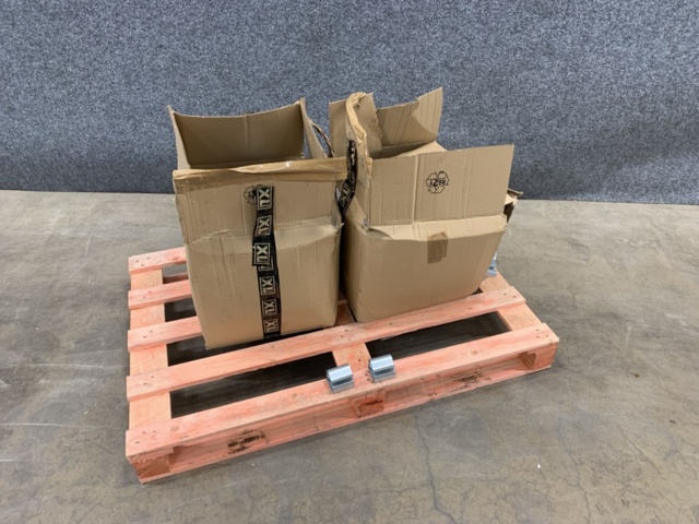 1345806-1 Approximately 400 beam fittings 25/50