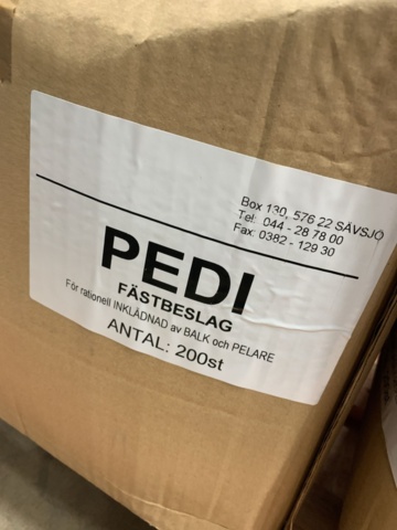 1345806-8 Approximately 400 beam fittings 25/50