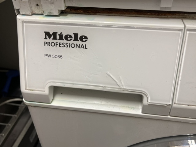 1303639-3 Washing column - Miele