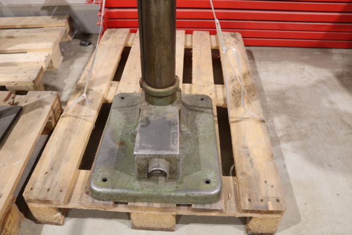 1300550-4 Pillar drilling machine Arboga E100